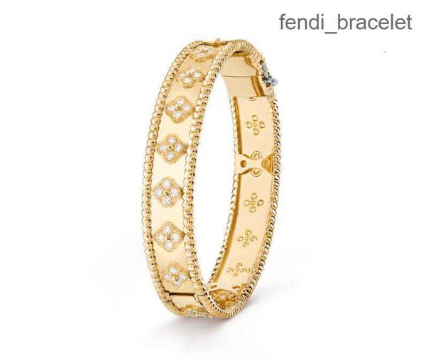 charm bracelets signature bracelet vanclee four-leaf clover star kaleidoscope three-color gold bracelet for womens girls valentine's je, Golden;silver
charm bracelets signature bracelet vanclee four-leaf clover star kaleidoscope three-color gold bracelet for womens girls valentine's je, Golden;silver