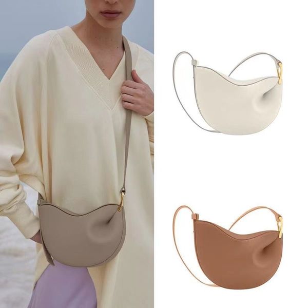 dumpling saddle clutch bag womens mens fashion pochette handbag shoulder bags luxurys genuine leather vacation cross body evening designer t
dumpling saddle clutch bag womens mens fashion pochette handbag shoulder bags luxurys genuine leather vacation cross body evening designer t