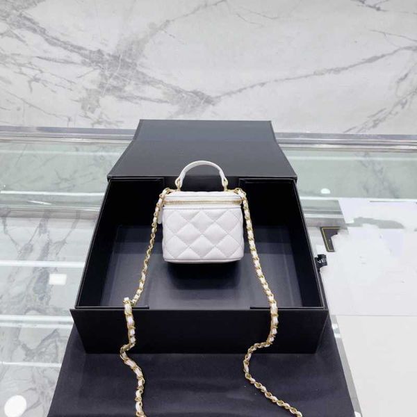 leisure small fragrance lingge box bag fashion portable mini flap bag messenger chain bag women's bag 23bags
leisure small fragrance lingge box bag fashion portable mini flap bag messenger chain bag women's bag 23bags