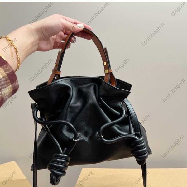 luojia handheld one shoulder oblique cross blessed bag leather versatile bucket wrap folded dumpling wrap ins for women 23bags
luojia handheld one shoulder oblique cross blessed bag leather versatile bucket wrap folded dumpling wrap ins for women 23bags