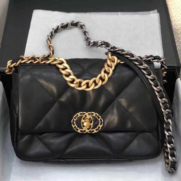 2020 autumn/winter cowhide women's bag handheld soft cloud bag lingge chain bag single shoulder crossbody flap bag small 23bags
2020 autumn/winter cowhide women's bag handheld soft cloud bag lingge chain bag single shoulder crossbody flap bag small 23bags