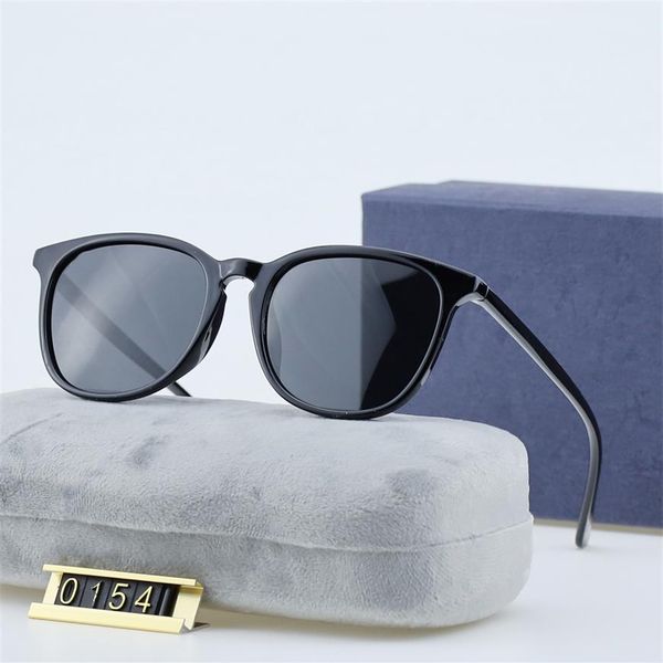 brand designer sunglasses luxury classic women men eyeglasses outdoor shades pc frame fashion lady sun glasses mirrors with box268r, White;black
brand designer sunglasses luxury classic women men eyeglasses outdoor shades pc frame fashion lady sun glasses mirrors with box268r, White;black