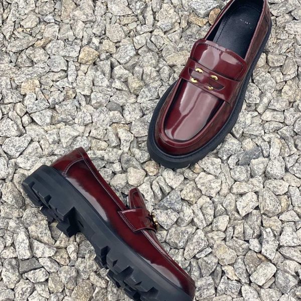 burgundy black margaret loafer shoes gold triomphe buckle loafer women's polished bull platform dress shoes cowhide genuine leather des
burgundy black margaret loafer shoes gold triomphe buckle loafer women's polished bull platform dress shoes cowhide genuine leather des