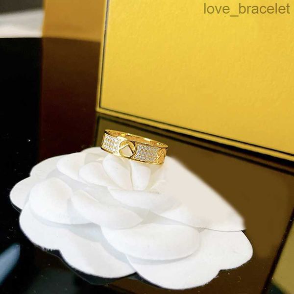love ring gold silver luxurys designers letter pearl f rings women men wedding engagement jewelry size 6 7 8 with box 2211045z
love ring gold silver luxurys designers letter pearl f rings women men wedding engagement jewelry size 6 7 8 with box 2211045z