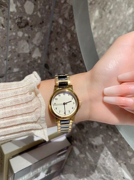 aaa fashion designer women's watch quartz movement 316 stainless steel case small red book more colors 1lq, Slivery;brown
aaa fashion designer women's watch quartz movement 316 stainless steel case small red book more colors 1lq, Slivery;brown
