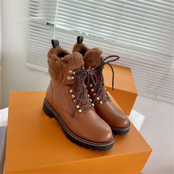 boots luxury designer territory flat ranger boots calf leather and shearling treaded rubber outsole chunky winter martin boot sneakers size, Black
boots luxury designer territory flat ranger boots calf leather and shearling treaded rubber outsole chunky winter martin boot sneakers size, Black