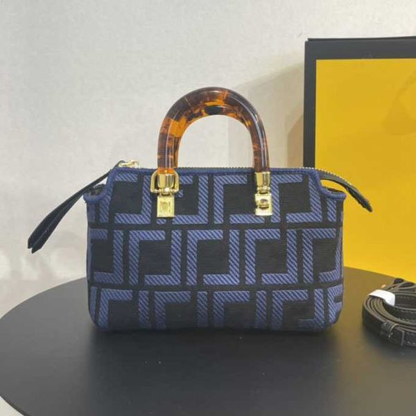 evening bags luxury designer bag female boston small bag mini handbag stamping word glass wrist with long shoulder strap 23bags
evening bags luxury designer bag female boston small bag mini handbag stamping word glass wrist with long shoulder strap 23bags
