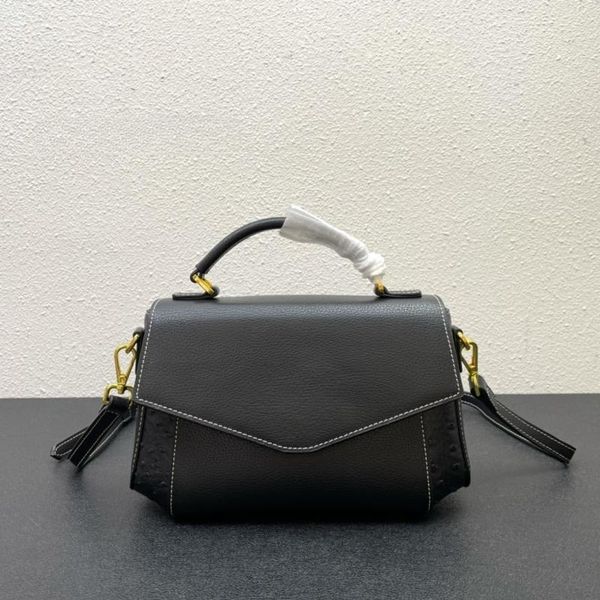 luxury shoulder bag designer handbag summer cross body bag luxury leather small square bag network red with the same style
luxury shoulder bag designer handbag summer cross body bag luxury leather small square bag network red with the same style