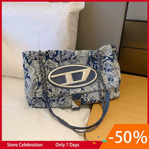 2023 large capacity niche dingdang tote bag high-end sense commuting fashion versatile one shoulder diagonal cross chain bag female
2023 large capacity niche dingdang tote bag high-end sense commuting fashion versatile one shoulder diagonal cross chain bag female
