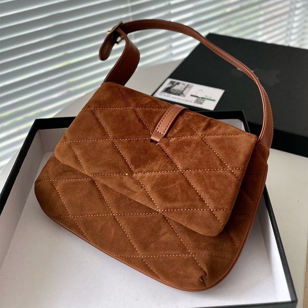 suede shoulder bag designer handbag purse matte leather underarm hobo bags fashion gold letter buckle flap wallet adjustable strap
suede shoulder bag designer handbag purse matte leather underarm hobo bags fashion gold letter buckle flap wallet adjustable strap