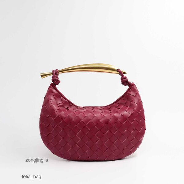 bottegaas woven handbags venetaas designer large tote bag capacity fashion versatile women's bag casual solid color dumpling metal hand
bottegaas woven handbags venetaas designer large tote bag capacity fashion versatile women's bag casual solid color dumpling metal hand