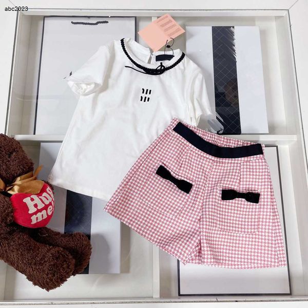 new kids tracksuits designer baby clothes summer suits size 110-160 cm 2pcs black striped round neck t-shirt and bow embellished shorts june, White
new kids tracksuits designer baby clothes summer suits size 110-160 cm 2pcs black striped round neck t-shirt and bow embellished shorts june, White
