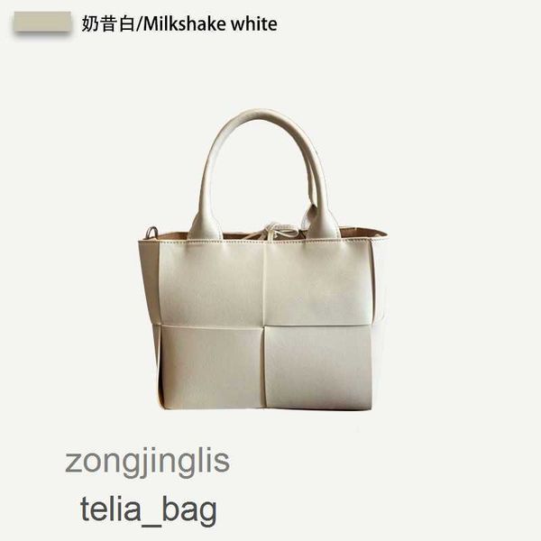 designer bag tote bottegaas woven venetaas leather 2023 arco large bags women's summer single fashion shoulder mess 3280
designer bag tote bottegaas woven venetaas leather 2023 arco large bags women's summer single fashion shoulder mess 3280