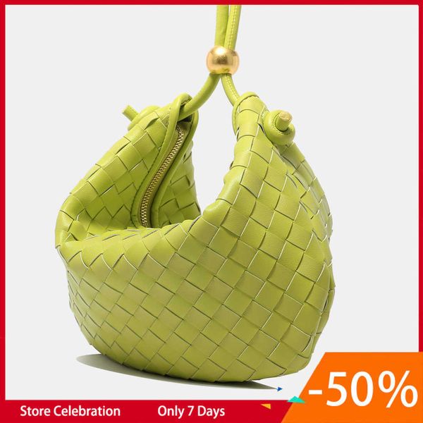 2023 new genuine cowhide woven underarm bag with drawcord women's handbag with large capacity and temperament korean single-shoulder sa
2023 new genuine cowhide woven underarm bag with drawcord women's handbag with large capacity and temperament korean single-shoulder sa
