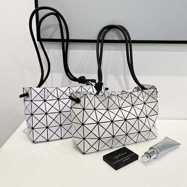 totes 2023 new single shoulder crossbody handheld women's bag geometric lifetime diamond drawstring bag fashionable bagstylishhandbagss
totes 2023 new single shoulder crossbody handheld women's bag geometric lifetime diamond drawstring bag fashionable bagstylishhandbagss