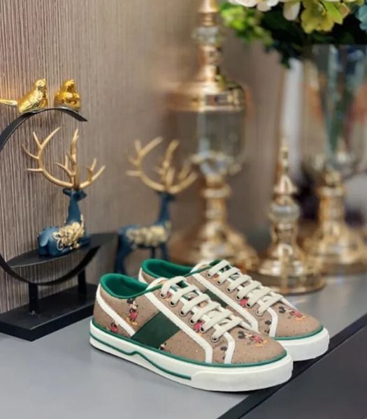 tennis 1977 canvas casual shoes luxurys designers womens shoe italy green and red web stripe rubber sole stretch cotton low mens sneakers, Black
tennis 1977 canvas casual shoes luxurys designers womens shoe italy green and red web stripe rubber sole stretch cotton low mens sneakers, Black