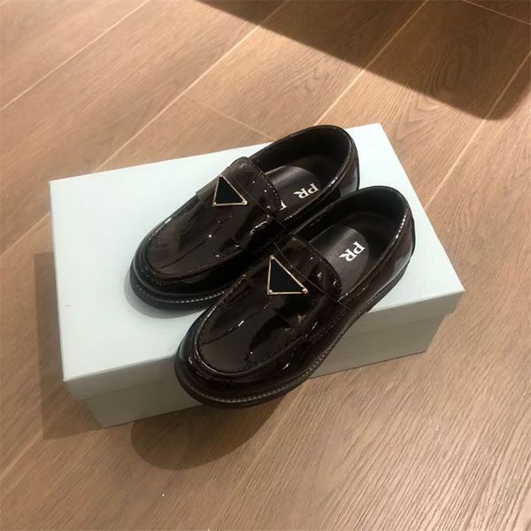 toddlers patent leather slip-on black beige party shoes babies shinny leather fashion designer summer autumn children shoes, Black;grey
toddlers patent leather slip-on black beige party shoes babies shinny leather fashion designer summer autumn children shoes, Black;grey