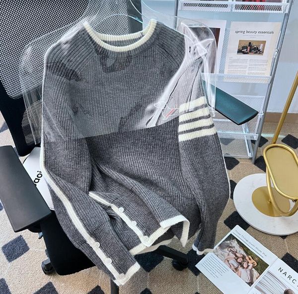 women's sweaters 2023 autumn/winter new women's stripe colored round neck pullover thickened women's sweater, White;black
women's sweaters 2023 autumn/winter new women's stripe colored round neck pullover thickened women's sweater, White;black
