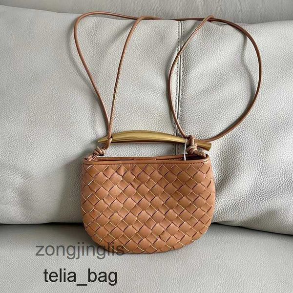 venetaas bottegaas classic mini girl ladies bag sardine 2023 tote designer bags woven spring summer cowhide metal half moon tooth ha zc7r
venetaas bottegaas classic mini girl ladies bag sardine 2023 tote designer bags woven spring summer cowhide metal half moon tooth ha zc7r