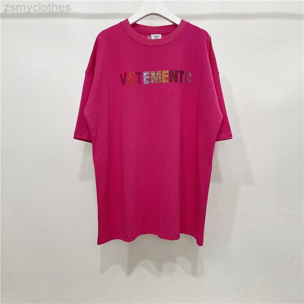 men's t-shirts good quality 2022ss pink vetements rainbow rhinestone fashion t shirt men 1 1 vetements women shirts embroidered tees, White;black
men's t-shirts good quality 2022ss pink vetements rainbow rhinestone fashion t shirt men 1 1 vetements women shirts embroidered tees, White;black