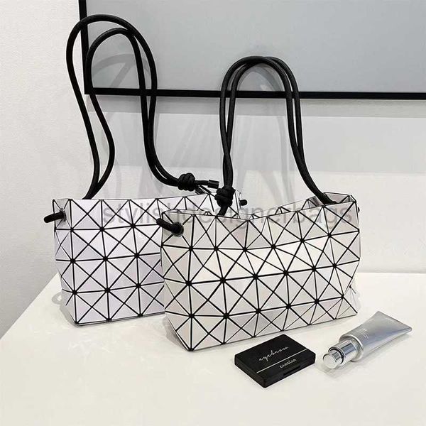 totes 2023 new sanzhai single crossbody handheld bag geometric lifetime diamond drawstring fashionable and simple tofu bagstylishdesignerbag
totes 2023 new sanzhai single crossbody handheld bag geometric lifetime diamond drawstring fashionable and simple tofu bagstylishdesignerbag