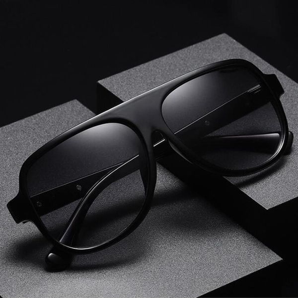 2020 fashion round sunglasses eyewear sun glasses black metal frame dark glass lenses for mens womens better brown cases2776, White;black
2020 fashion round sunglasses eyewear sun glasses black metal frame dark glass lenses for mens womens better brown cases2776, White;black