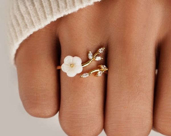 gold flower crystal stones ring, dainty white blossom ring, minimalist adjustable ring, stacking ring, handmade jewelry, gift for her, Golden;silver
gold flower crystal stones ring, dainty white blossom ring, minimalist adjustable ring, stacking ring, handmade jewelry, gift for her, Golden;silver
