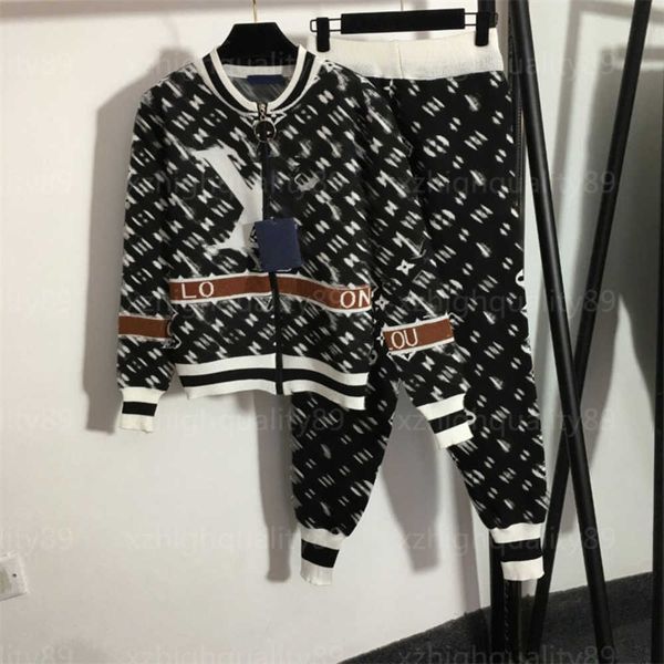 fall designer tracksuit women sweatpants joggings pants alphabet jacquard long sleeve zipper jacket high waisted casual pants tracksuit wome, Gray
fall designer tracksuit women sweatpants joggings pants alphabet jacquard long sleeve zipper jacket high waisted casual pants tracksuit wome, Gray