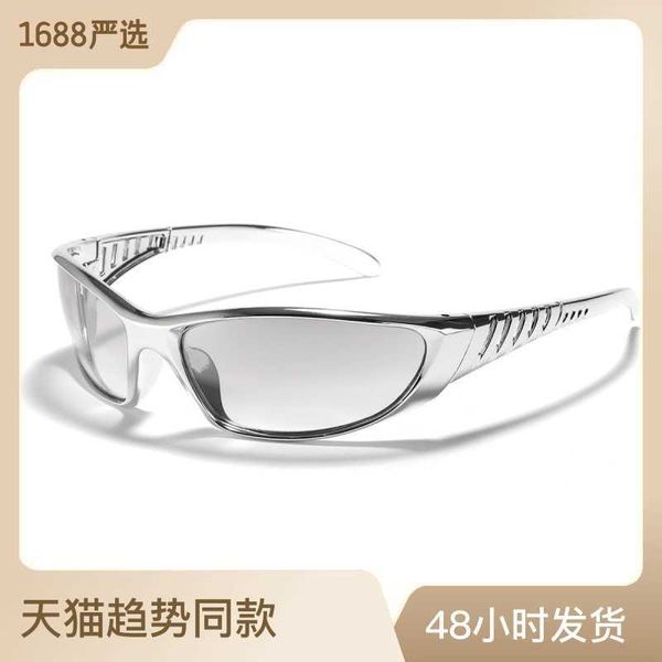 xunge y2k silver color hollowed out future sense of technology girls net red women sunglasses trendy men, White;black
xunge y2k silver color hollowed out future sense of technology girls net red women sunglasses trendy men, White;black