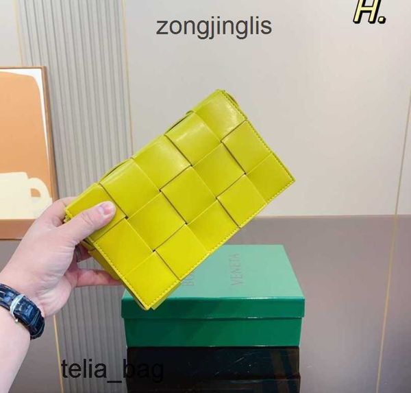 designer 2023 bags shoulder cassette woven leisure venetaas bottegaas crossbody fashion women's bag handbags xzag
designer 2023 bags shoulder cassette woven leisure venetaas bottegaas crossbody fashion women's bag handbags xzag