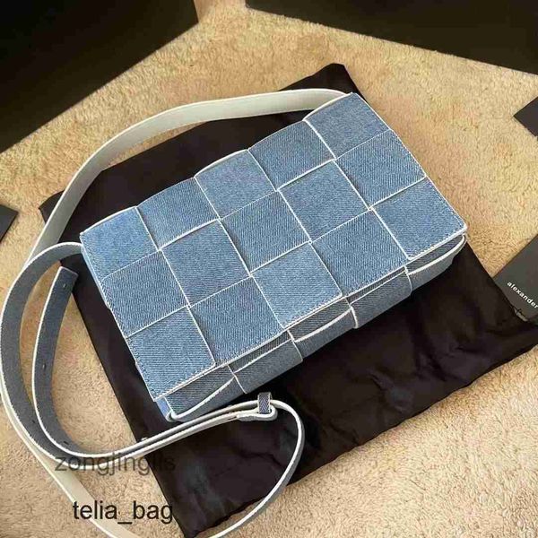 spring venetaas bags bag designer pillow bottegaas cassettes woven 2023 denim fashion handbag versatile one-shoulder cross small s pjry
spring venetaas bags bag designer pillow bottegaas cassettes woven 2023 denim fashion handbag versatile one-shoulder cross small s pjry