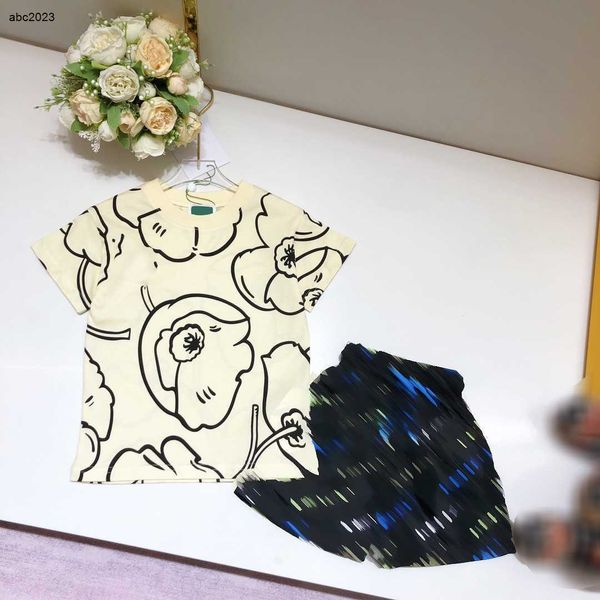 new designer baby clothes kids tracksuits summer suit size 100-160 cm 2pcs flower printed t-shirt and colorful letter printed shorts june25, White
new designer baby clothes kids tracksuits summer suit size 100-160 cm 2pcs flower printed t-shirt and colorful letter printed shorts june25, White