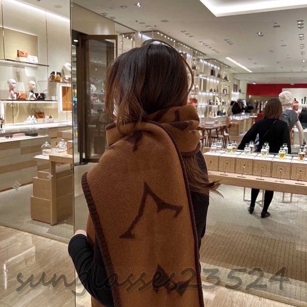 luxury brand autumn and winter thick scarf, two-color option autumn/winter designer scarf, warm fashion, long scarf, 200*24cm w013, Blue;gray
luxury brand autumn and winter thick scarf, two-color option autumn/winter designer scarf, warm fashion, long scarf, 200*24cm w013, Blue;gray