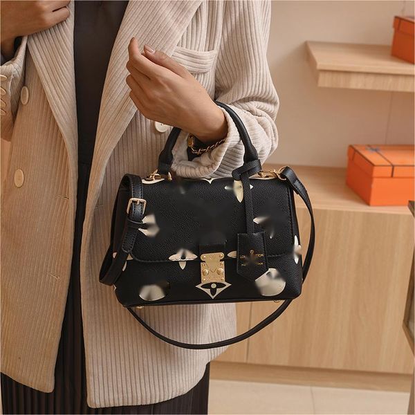 new designer brand bag fashion classic handbag one shoulder diagonal straddle bag flower star tote bag
new designer brand bag fashion classic handbag one shoulder diagonal straddle bag flower star tote bag