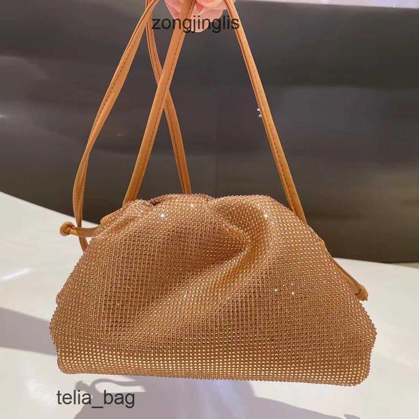fashion pouch shoulder venetaas bags cloud designer bag crystal 2023 bottegaas one women's messenger winter ph3w
fashion pouch shoulder venetaas bags cloud designer bag crystal 2023 bottegaas one women's messenger winter ph3w