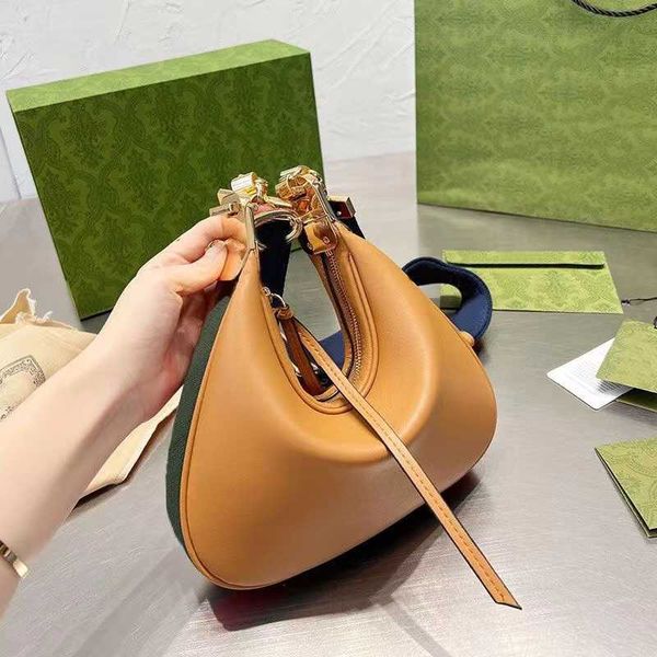 canavs crossbdoy bags attache shoulder handbag tote bags patchwork leather hook fastener zipper cotton linen quality women half moon purse d
canavs crossbdoy bags attache shoulder handbag tote bags patchwork leather hook fastener zipper cotton linen quality women half moon purse d