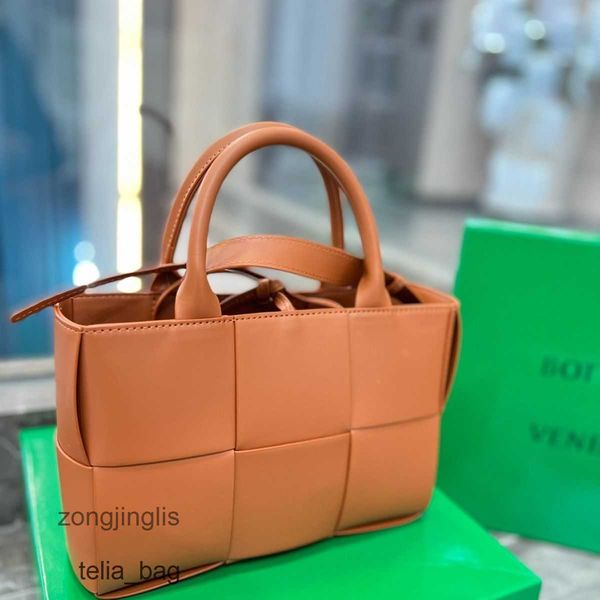 shoulder bottegaas summer cassettes designer 2023 bags venetaas tote spring bag handbag woven with large capacity 24 hxz0
shoulder bottegaas summer cassettes designer 2023 bags venetaas tote spring bag handbag woven with large capacity 24 hxz0