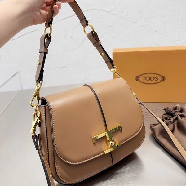 2023 designers summer new same timeless flip saddle bag t-line genuine leather mini one shoulder women's handbag 26x17cm
2023 designers summer new same timeless flip saddle bag t-line genuine leather mini one shoulder women's handbag 26x17cm