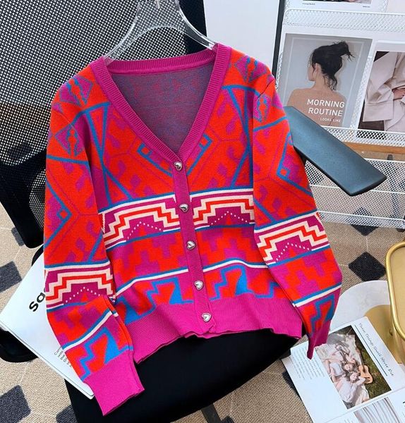 women's sweaters2023 autumn new jacquard contrast v-neck long sleeve knitted cardigan women's coat, White;black
women's sweaters2023 autumn new jacquard contrast v-neck long sleeve knitted cardigan women's coat, White;black