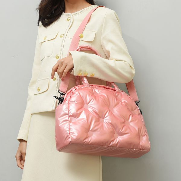 evening bags women quilted lattice bag large capacity tote handbag solid color pu leather shopping for ladies 230817
evening bags women quilted lattice bag large capacity tote handbag solid color pu leather shopping for ladies 230817