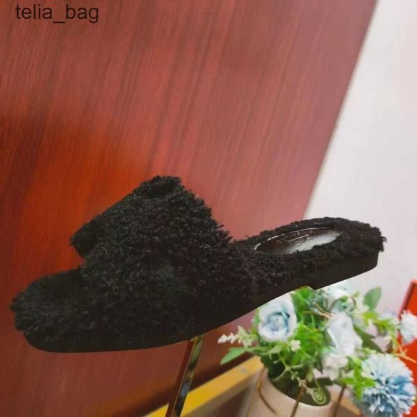 furry bear sandal oran dsigner slipper shoes slippers designer mop winter hermzs emma teddy bear fur one word for women 2023 color matching
furry bear sandal oran dsigner slipper shoes slippers designer mop winter hermzs emma teddy bear fur one word for women 2023 color matching