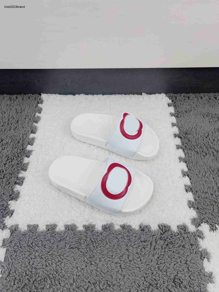 designer kids sandals summer girl slippers stylish and minimalist design child shoes box packaging children' size 26-35, Black;grey
designer kids sandals summer girl slippers stylish and minimalist design child shoes box packaging children' size 26-35, Black;grey