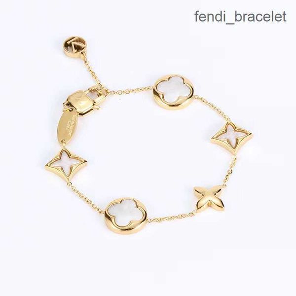 flower lock bracelets bangle letter v titanium steel designer for women men luxury jewlery gifts woman girl gold silver rose gold wholesale, Golden;silver
flower lock bracelets bangle letter v titanium steel designer for women men luxury jewlery gifts woman girl gold silver rose gold wholesale, Golden;silver