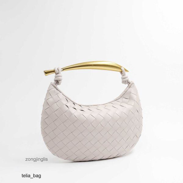bottegaas woven handbags venetaas bags large capacity fashion versatile women's bag casual solid color dumpling metal handle genuine le
bottegaas woven handbags venetaas bags large capacity fashion versatile women's bag casual solid color dumpling metal handle genuine le