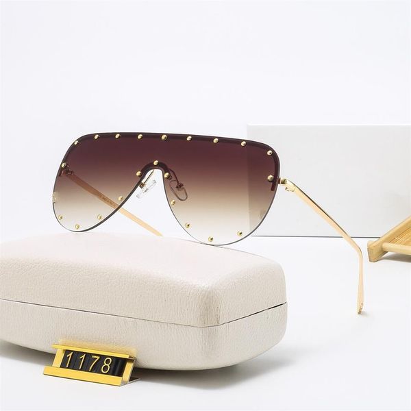 2021 catwalk style fashion sunglasses 1178 square thick plate frame lens with crystal decoration avant-garde design outdoor uv400 275p, White;black
2021 catwalk style fashion sunglasses 1178 square thick plate frame lens with crystal decoration avant-garde design outdoor uv400 275p, White;black