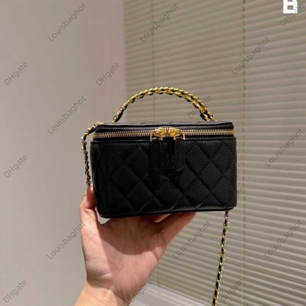 leisure caviar cow leather small xiangfeng rhombus portable box bag leather case bag cross-body women's bag 23bags
leisure caviar cow leather small xiangfeng rhombus portable box bag leather case bag cross-body women's bag 23bags