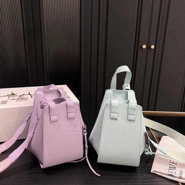 high-end crossbody handbag for women lowe brand tote bag leather hand-held hammocks bag alphabet embroidery shoulder bag
high-end crossbody handbag for women lowe brand tote bag leather hand-held hammocks bag alphabet embroidery shoulder bag