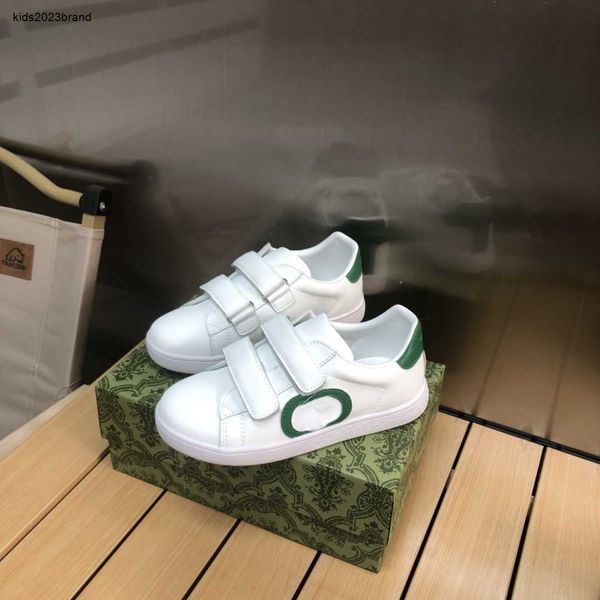 designer kids casual shoe buckle not tied child sneakers size 23-35 fashion baby shoes box protection shipment june20, Black;red
designer kids casual shoe buckle not tied child sneakers size 23-35 fashion baby shoes box protection shipment june20, Black;red