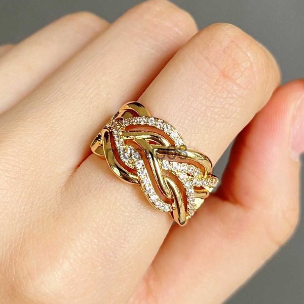 band rings yanlin 2022 new woman ring twist infinite shape crystal cubic zirconia rings exquisite female wedding bands fashion jewelry bulk, Silver
band rings yanlin 2022 new woman ring twist infinite shape crystal cubic zirconia rings exquisite female wedding bands fashion jewelry bulk, Silver