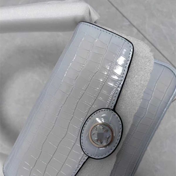 designer bag 2024 early launch new tb women's robinson lacquer leather tofu flip cover mailman one cross shoulder smallu1te
designer bag 2024 early launch new tb women's robinson lacquer leather tofu flip cover mailman one cross shoulder smallu1te
